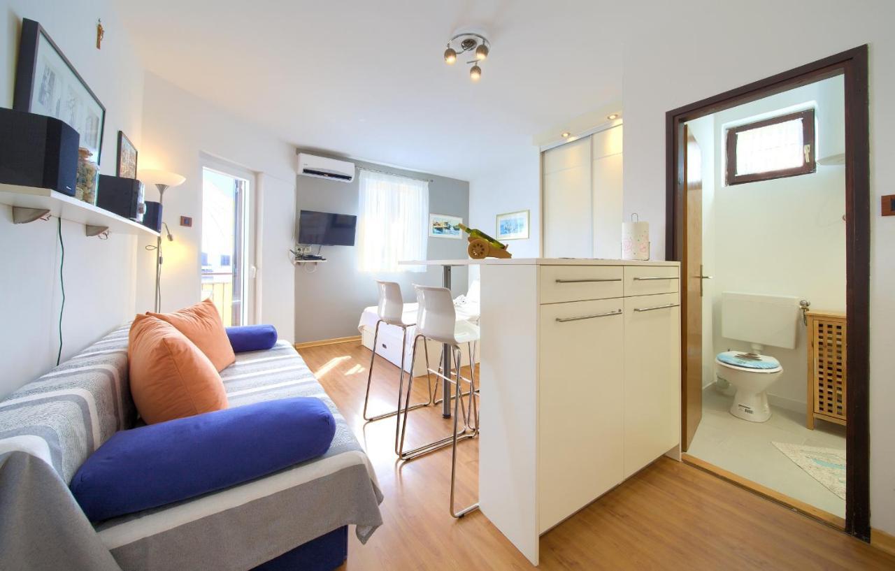 Studio Apartment Vesna Krk Town Luaran gambar