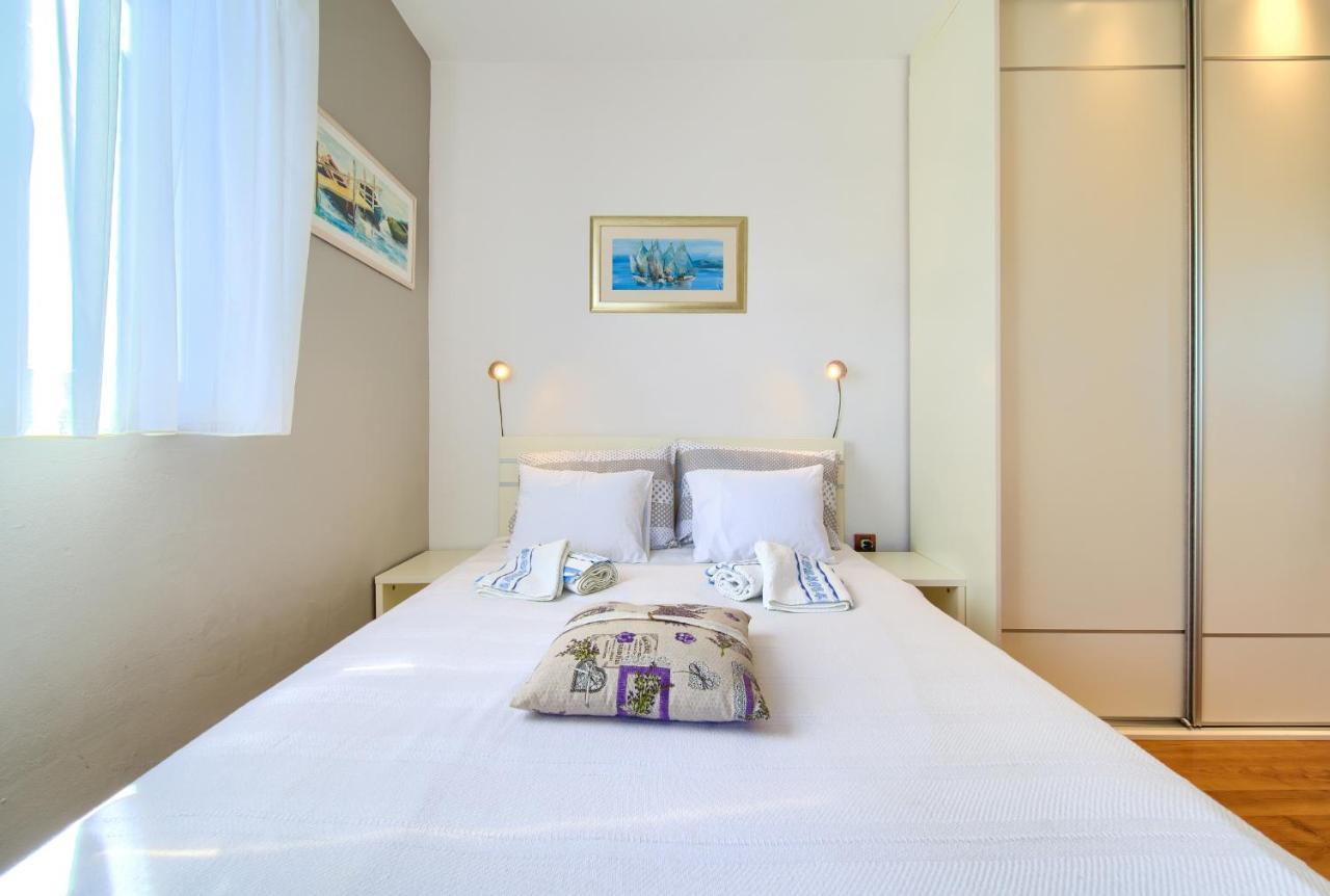 Studio Apartment Vesna Krk Town Luaran gambar