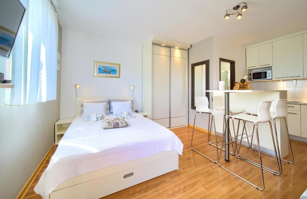Studio Apartment Vesna Krk Town Luaran gambar