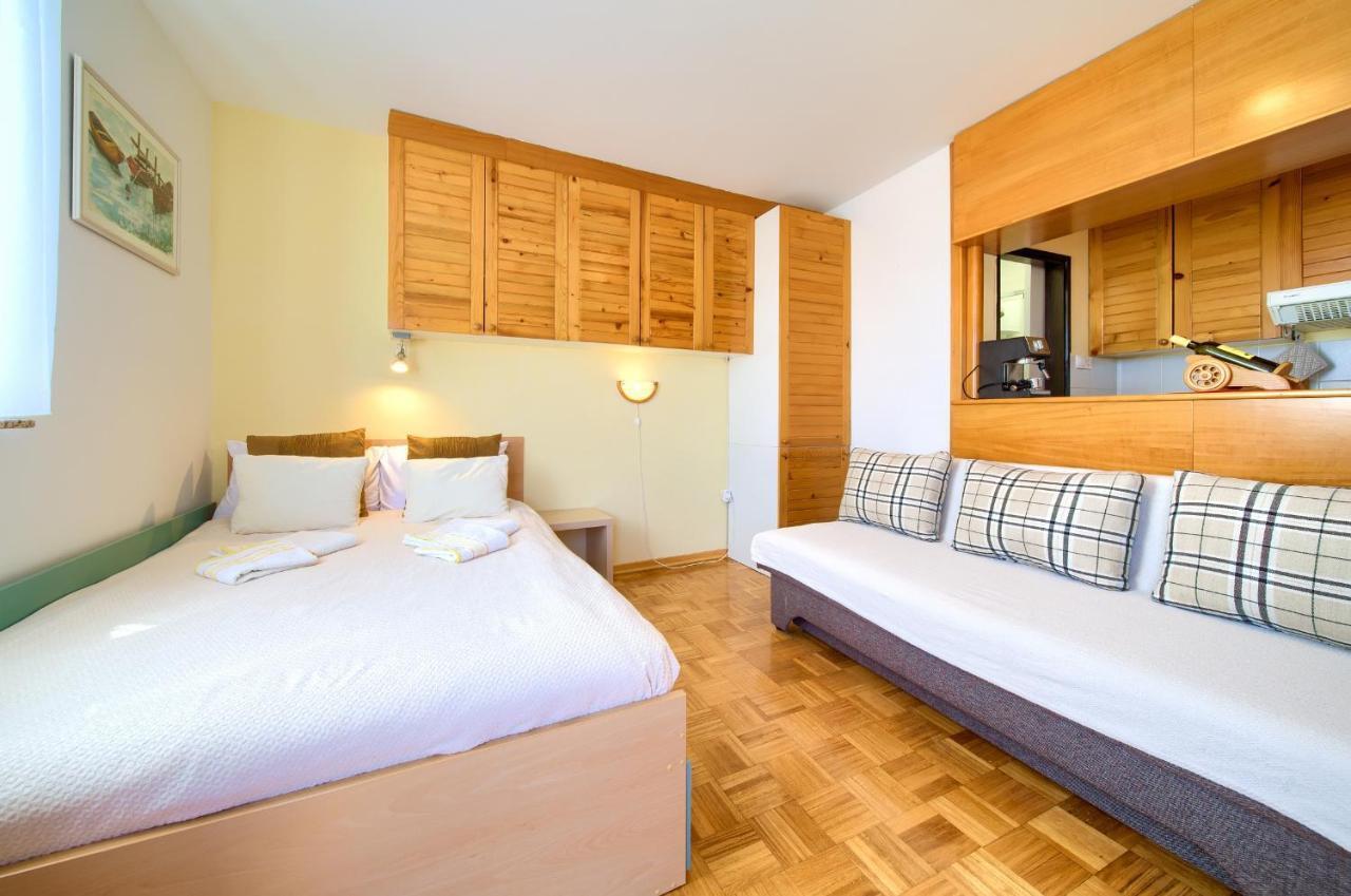 Studio Apartment Vesna Krk Town Luaran gambar