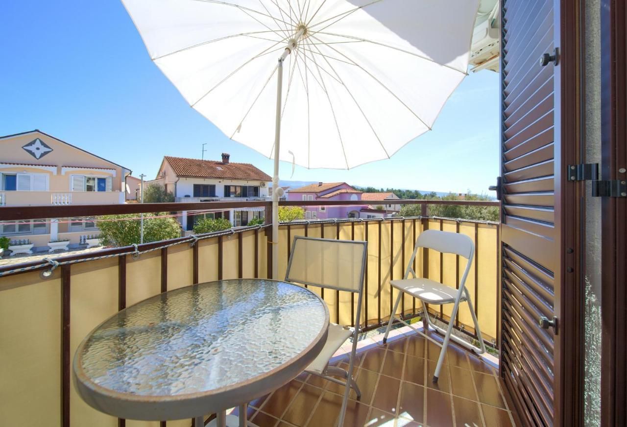 Studio Apartment Vesna Krk Town Luaran gambar